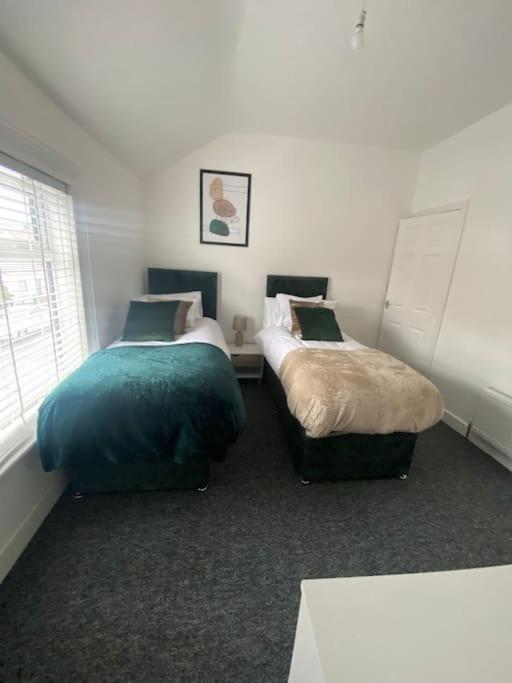 3-Bed Home From Home, Sleeps 6, Great For Contractors, Close To Gulliver'S Valley Theme Park, Free Parking, Hot Tub, Couple Retreat Sheffield Exterior foto