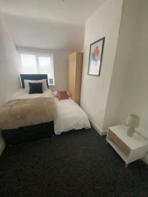 3-Bed Home From Home, Sleeps 6, Great For Contractors, Close To Gulliver'S Valley Theme Park, Free Parking, Hot Tub, Couple Retreat Sheffield Exterior foto